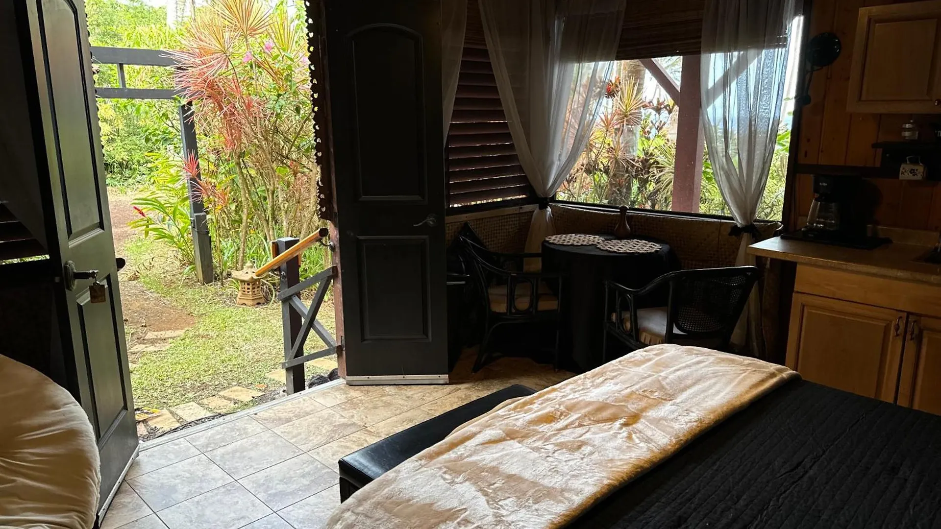 The Bali House And Cottage At Kehena Beach Hawaii 0*,